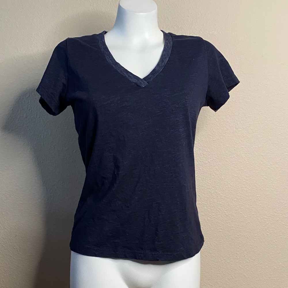 Black Clover brand fitted black v neck stretch cotton tee L